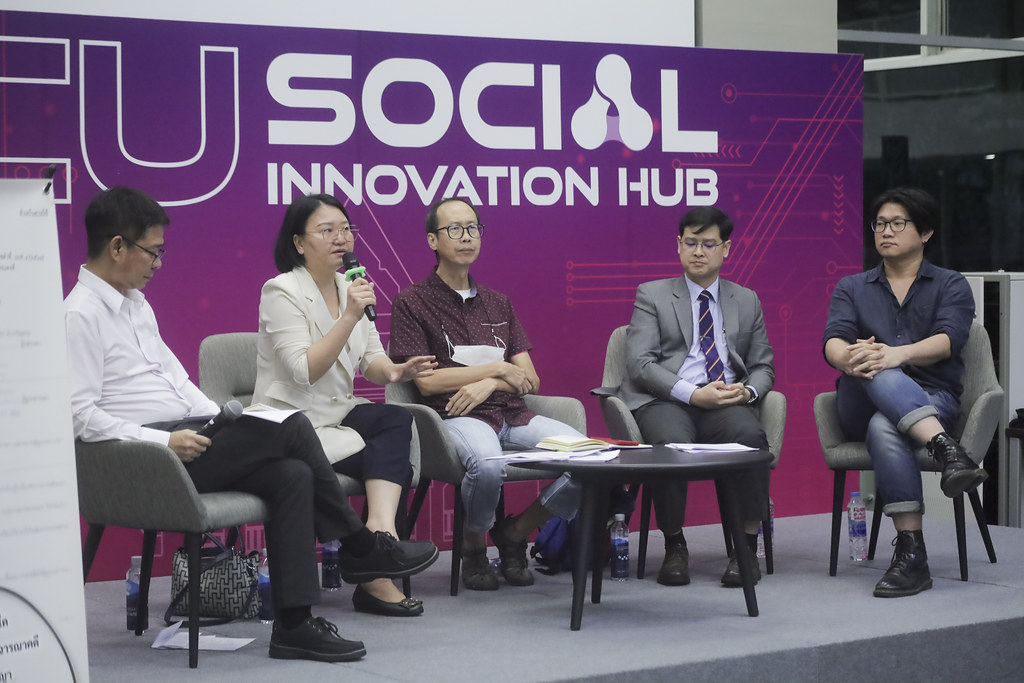 The panelists. From left: Ekkapan Pintawanich, Janjira Janpaew, Somchai Prechasilpakul, Pat Niyomsilp, and Sorawut Wongsaranon.
