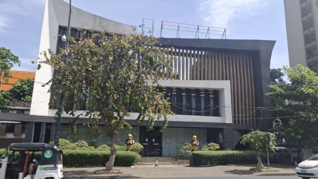 The office of Huione Pay, and the related H-Pay, is shuttered and removed of its sign, in Phnom Penh on Dec. 8, 2025. (Danielle Keeton-Olsen/Mekong Independent)