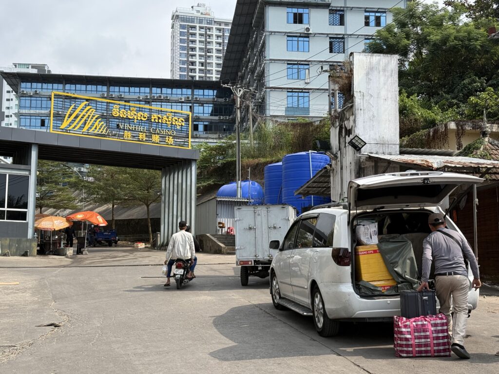 Some foreign workers seemed to be moving into a hilltop compound called Vinhill in Cambodia's Sihanoukville city on January 15, 2026. (Mech Dara/Mekong Independent)